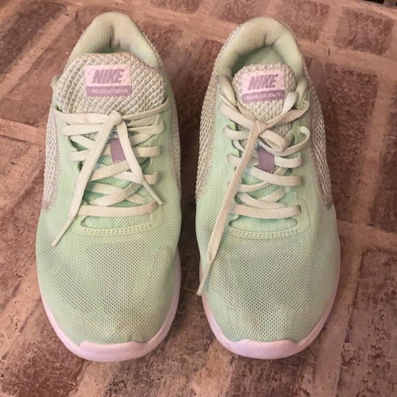 Nike Mint Green Running Shoes - Picture 7 of 15